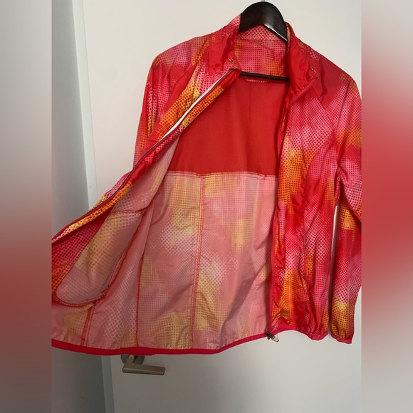 Super light windbreaker/rainjacket (no size, no brand) - Picture 3 of 9